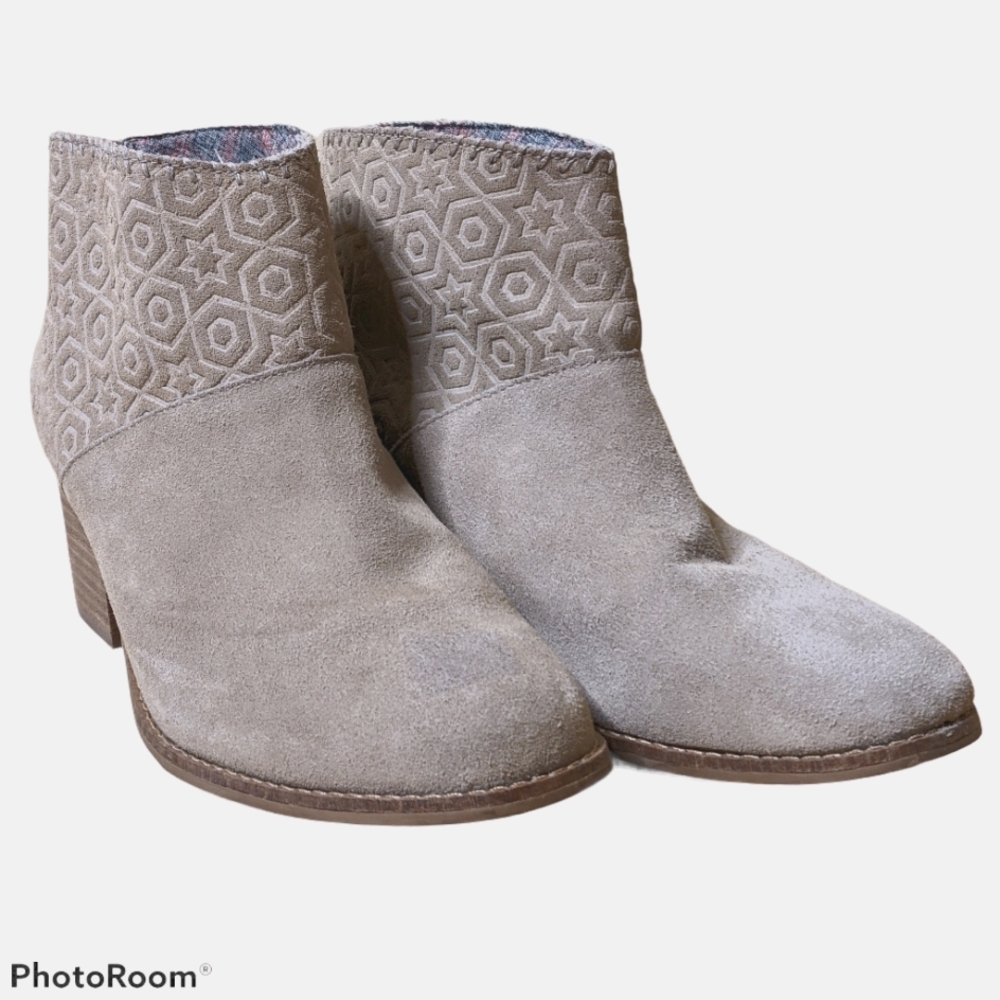 TOMS Beige Suede Ankle Boots Rear Zip Tassel 9.5